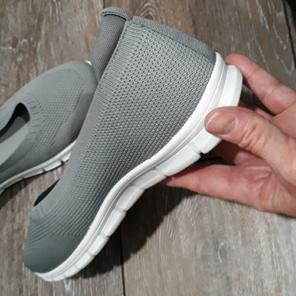 Freedom Fit grey mesh loafers. Mint condition. 9 wide - Picture 7 of 11